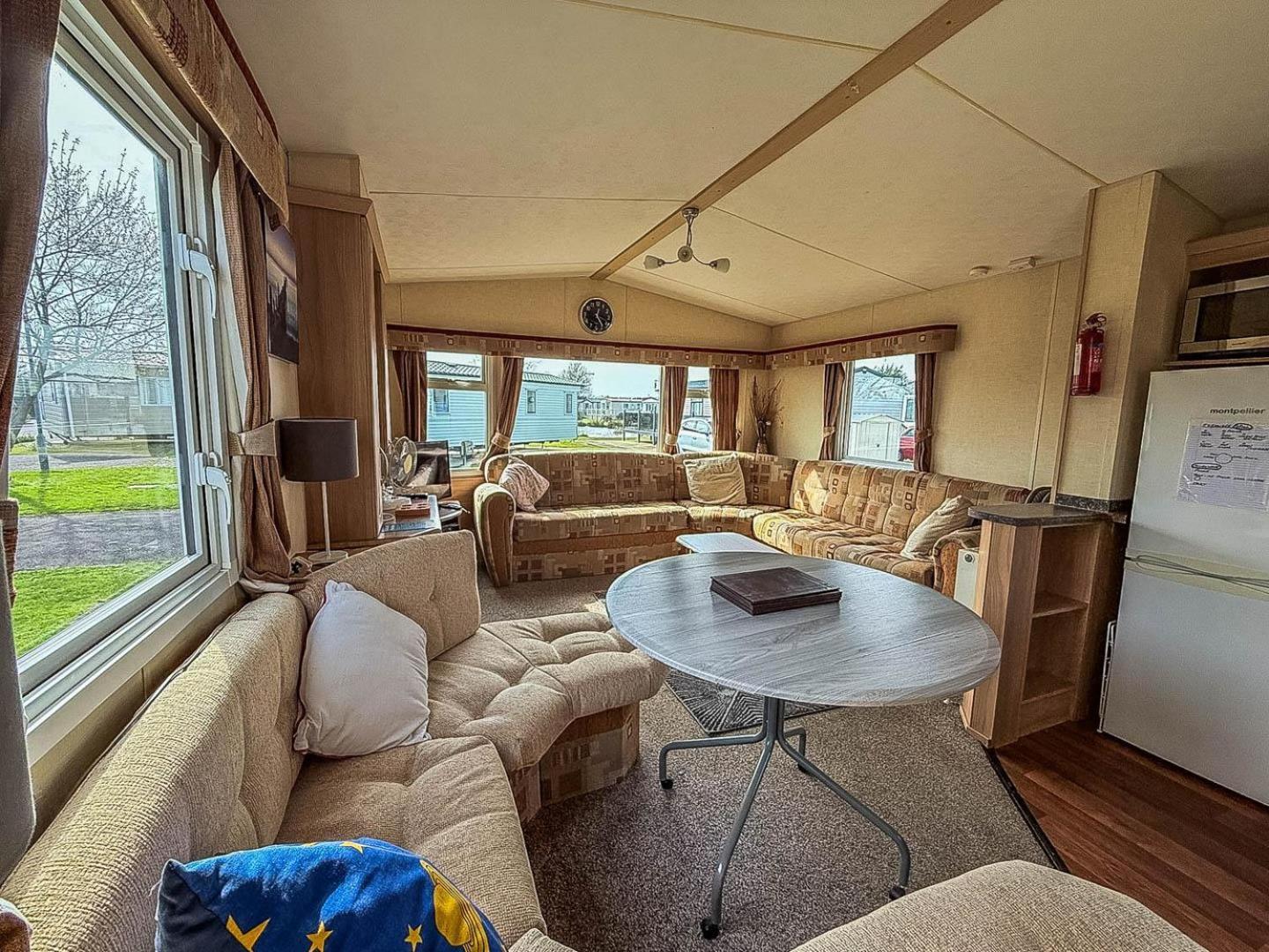 Spacious 8 Berth Caravan At Southview Holiday Park Near Skegness Ref 33018Ml المظهر الخارجي الصورة